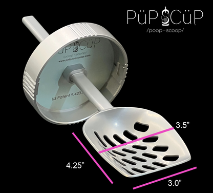 Close-up of the robust, heavy-duty metal PÜP SCÜP™ pet litter scoop basket showcasing its durable construction and a perfectly fitted plastic lid attached to the handle for maximum hygiene.